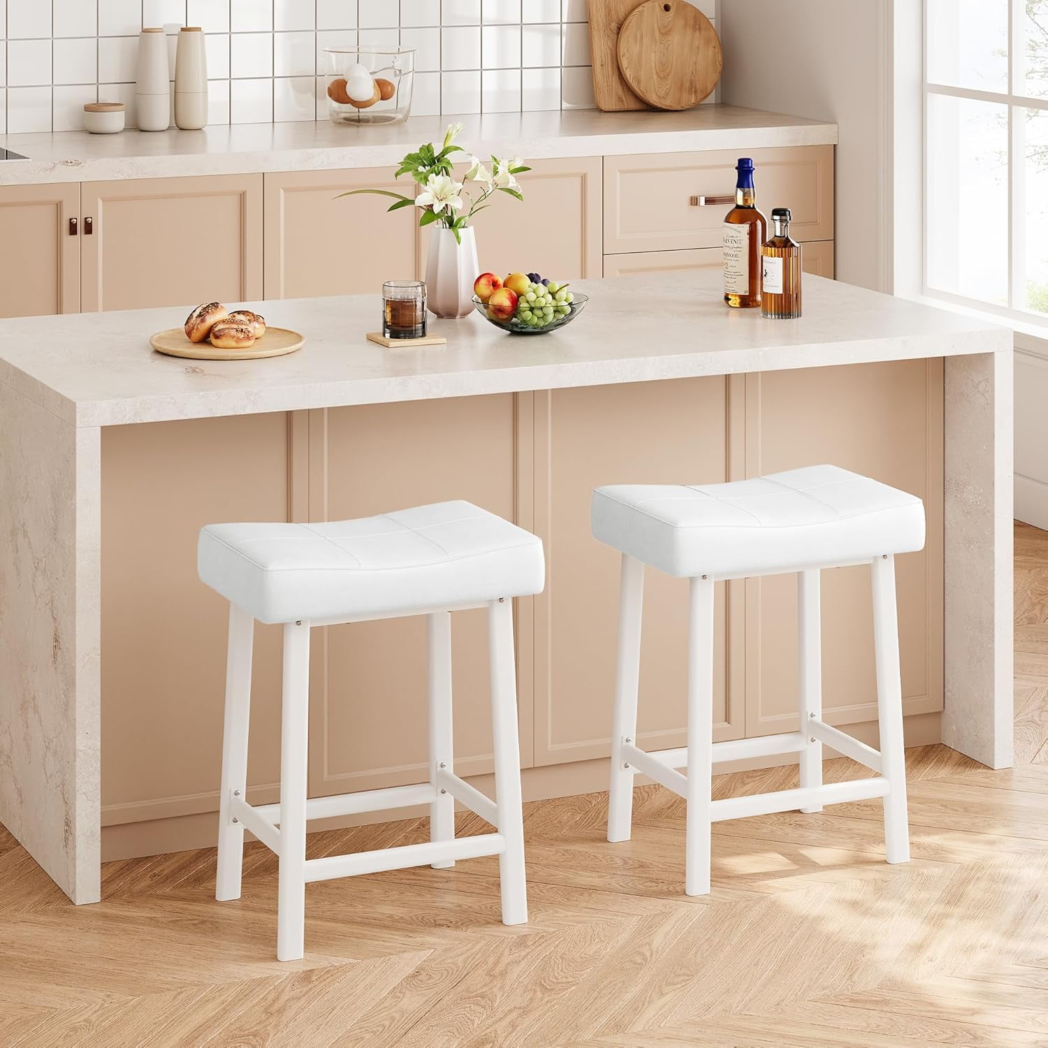 Garvee Counter Height Bar Stools Set of 2, 24-Inch Upholstered Saddle Barstools with Curved Cushions, Easy Assembly PU Leather Bar Chairs for Kitchen Island, Dining Room, Home Bar, White