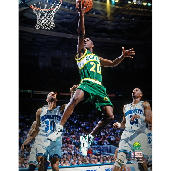 Gary Payton Seattle SuperSonics Unsigned Hardwood Classics Driving Reverse Layup Photograph