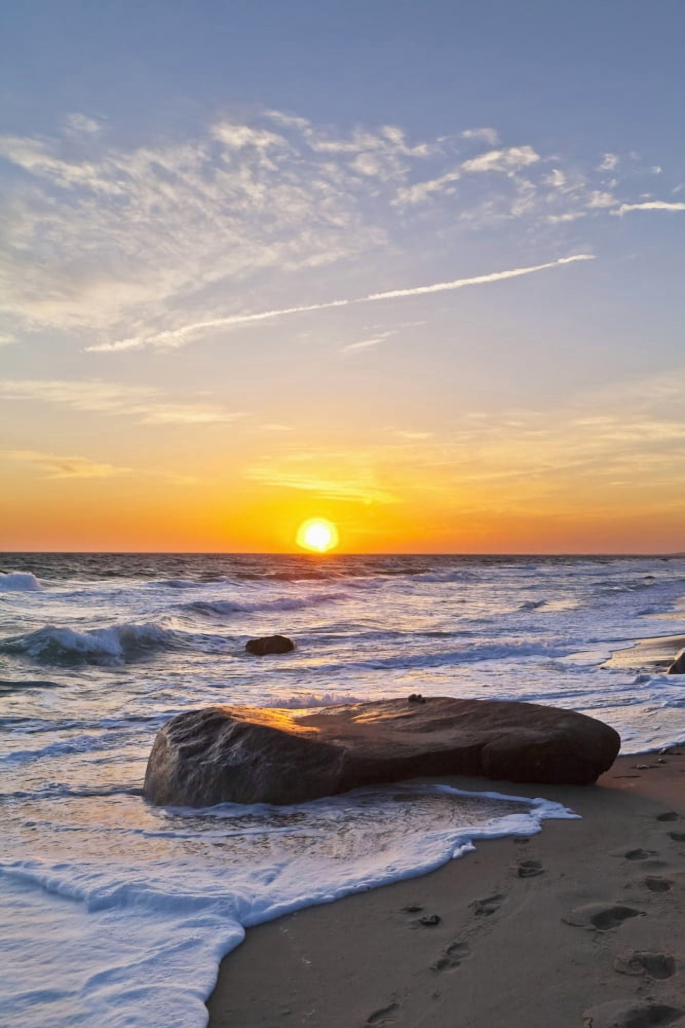Gay Head Public Beach at sunset Marthas Vineyard Massachusetts United States of America Canvas Art - Kav Dadfar  Design Pics (24 x 38)