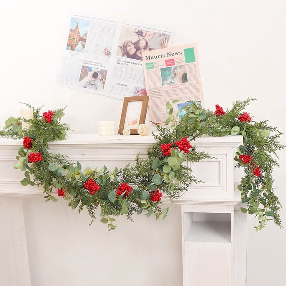 Gcvizuso Christmas Rattan Ornaments, Christmas Pines Needle Wreath With Pinecone Berry Artificial Christmas Wreath Winter Mantel Table Porch Decorations Wreaths