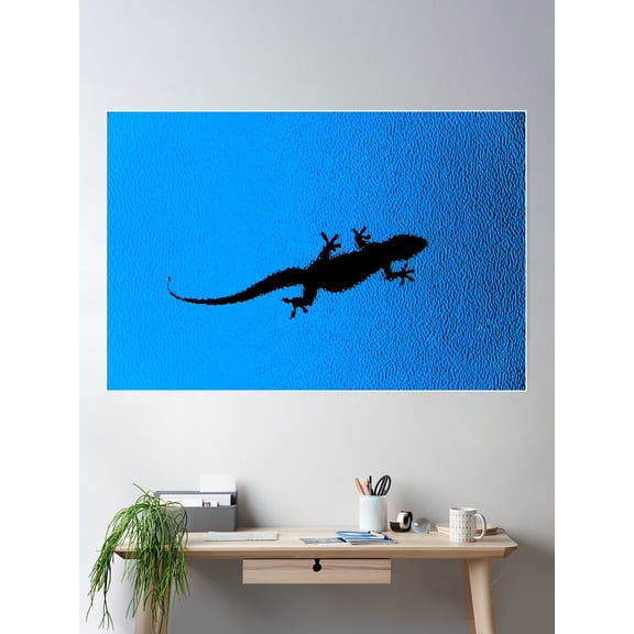 Gecko On Glass Poster Wall Art, Modern Wall Decor For Living Room Bedroom, 24x36 UNFRAMED