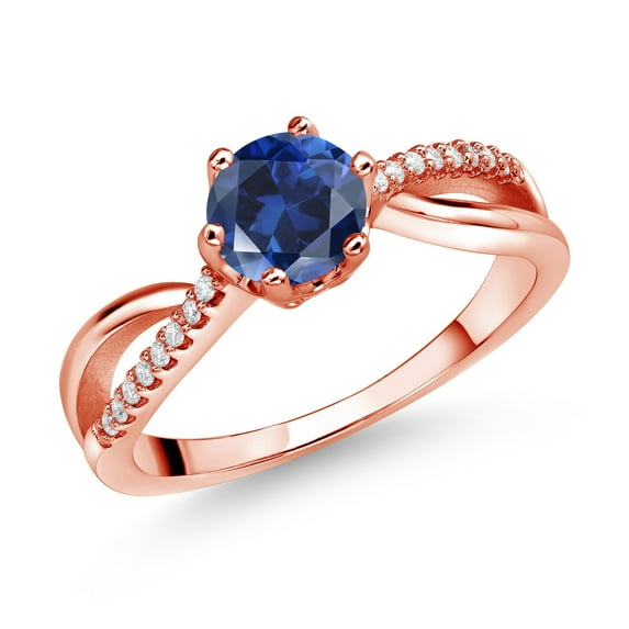 Gem Stone King 18K Rose Gold Plated Silver Ring Round Created Sapphire and Moissanite (1.08 Cttw) (Size 7)