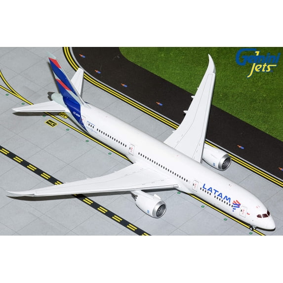 Boeing 787-9 Commercial Aircraft "LATAM Airlines" White w/Blue Tail "Gemini 200" 1/200 Diecast Model Airplane by GeminiJets