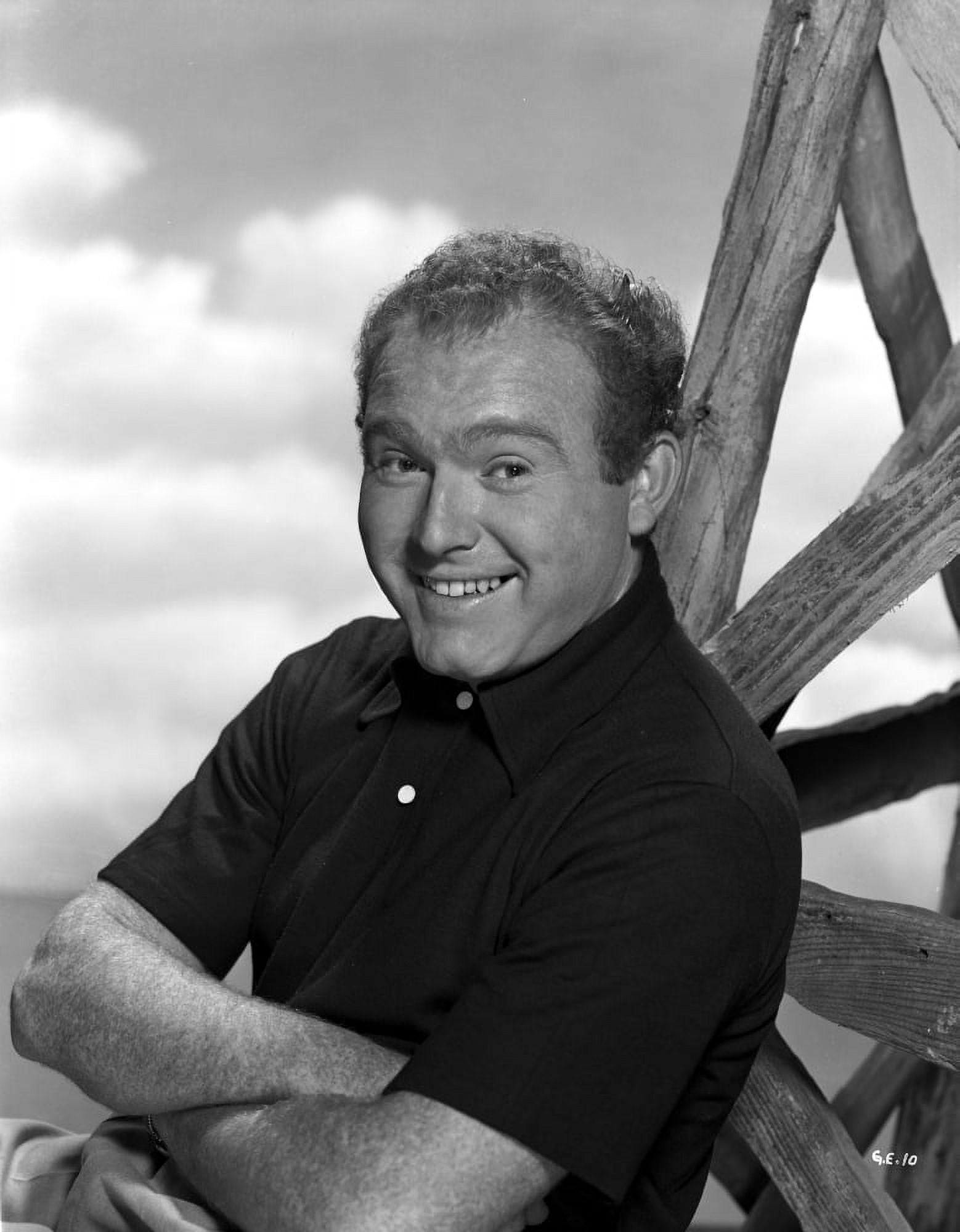 Gene Evans smiling Photo Print (8 x 10) - Walmart.com