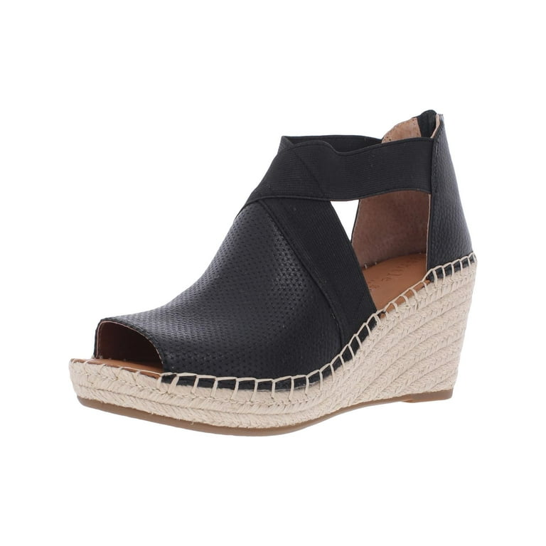 Gentle Souls by Kenneth Cole Womens Charli Leather Peep Toe