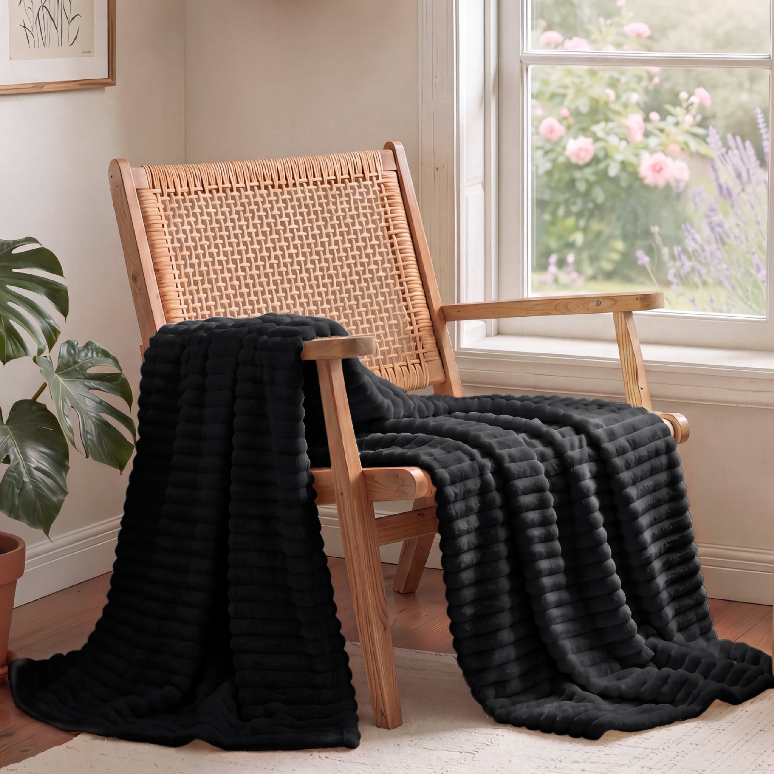 U Bedsure U by Bedsure Black Fleece Blanket for Couch - Cozy Soft Blankets for Women, Cute Small Throws for Girls, 50x70 Inches