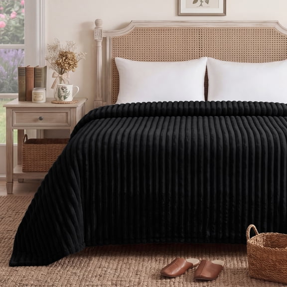 U by Bedsure Blankets Queen Size for Bed - Cozy Soft Blankets for Women, Cute Large Fleece Throws for Girls, Black, 90x90 Inches