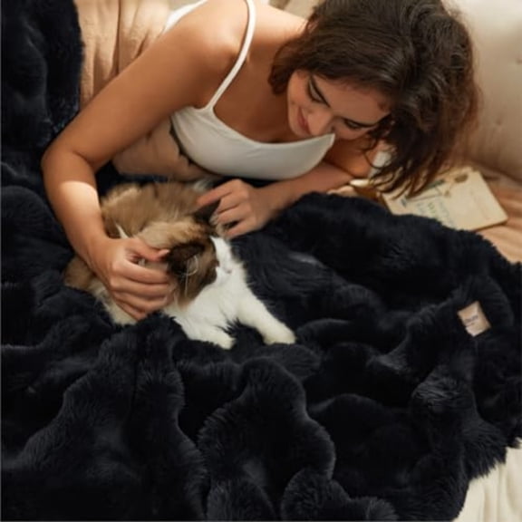 GentleSoft Fluffy Fuzzy Black Throw Blanket for Bed Soft Cozy Fleece Faux Fur Blanket for Couch Black Room Decor Minky Velvet Sofa Cover Thick Warm Plush Bedding Cozy Gifts for Women Men