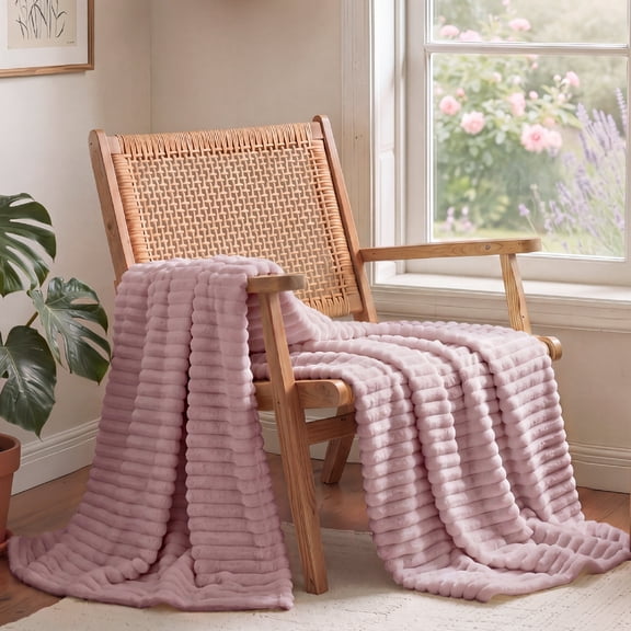 U by Bedsure Pink Fleece Blanket for Couch - Cozy Soft Blankets for Women, Cute Small Throws for Girls, Pink Decor Gifts for Home Room Office, 50x60 Inches