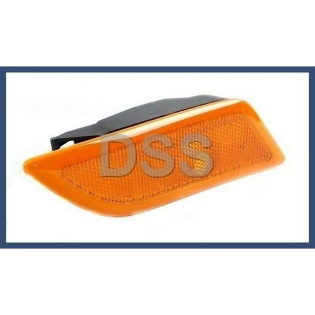 Genuine Mercedes w204 Side Marker Lamp Light Right Passenger turn