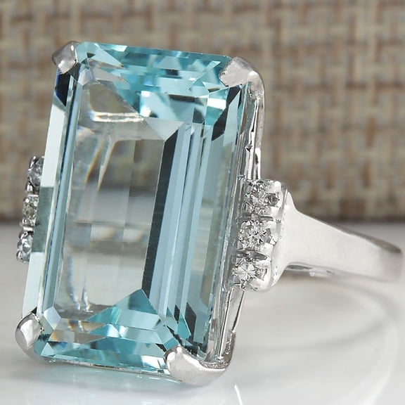 Womens Geometric Ring with Emerald Alloy Electroplated European American Fashion Ring Artificial Gemstones Ring Jewelry