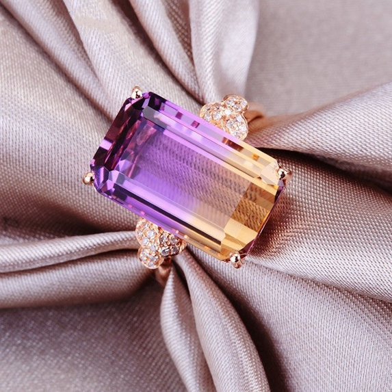 Geometric Hollow Carved Alloy Ring Eye Catching Electroplated For Women Everyday Wear Fashion Jewelry Gift Gems