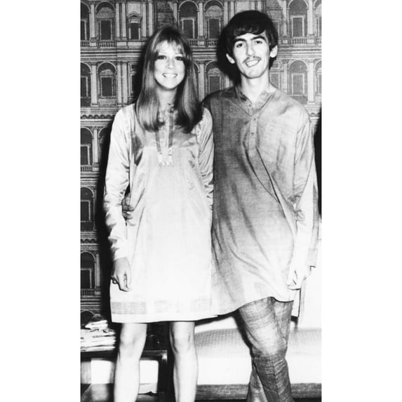 George Harrison And Wife Pattie Wearing Traditional Indian Outfits In Mumbai History (18 x 24)