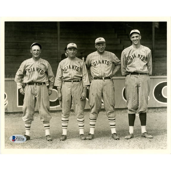 George Kelly Autographed 8x10 Photo New York Giants Beckett BAS #F21316