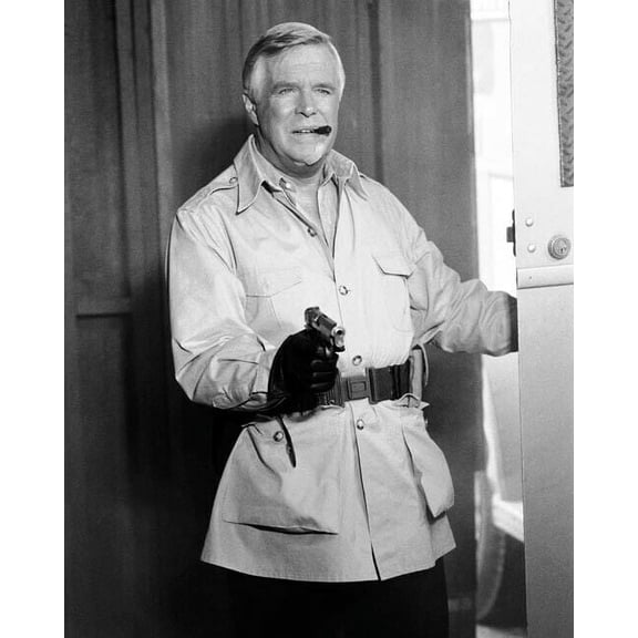 George Peppard iconic as Hannibal cigar in mouth pointing gun A Team Poster