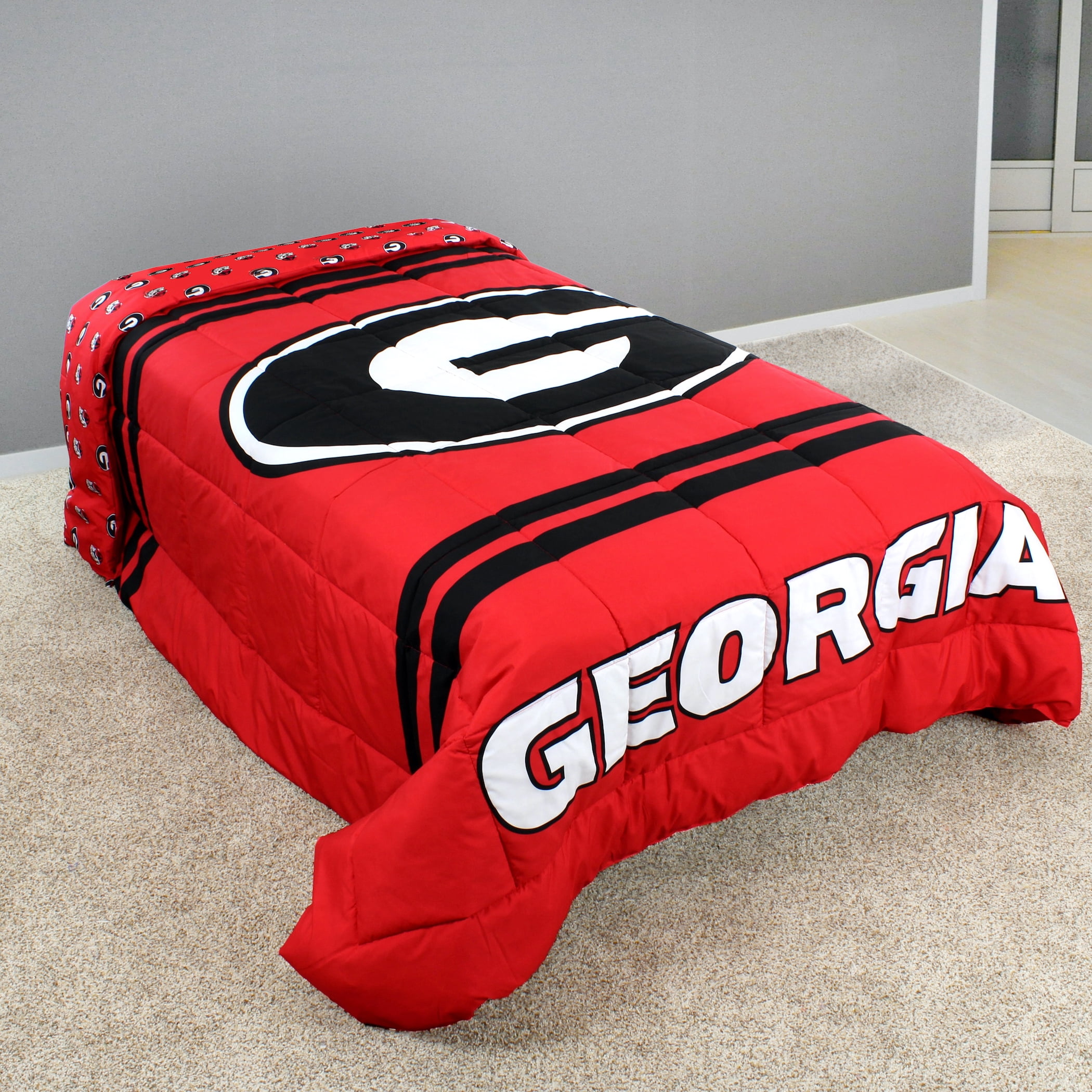 Georgia Bulldogs Reversible Big Logo Soft and Colorful Comforter, Twin