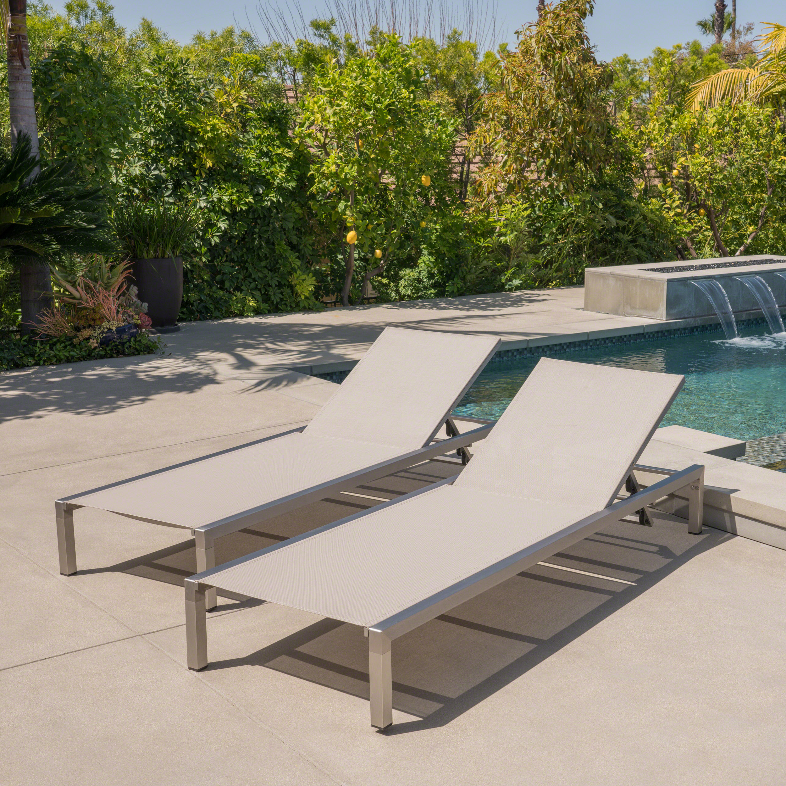 Outdoor Mesh Chaise Lounge with RustProof Aluminum Frame