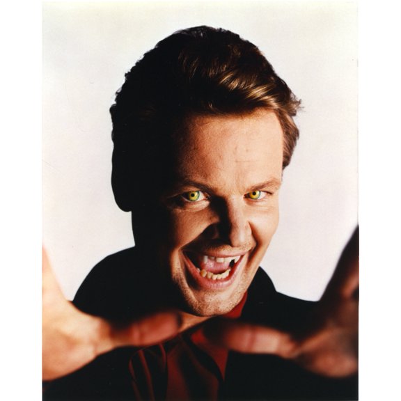 Geraint Wyn Davies Vampire Close Up Portrait Photo Print (8 x 10)