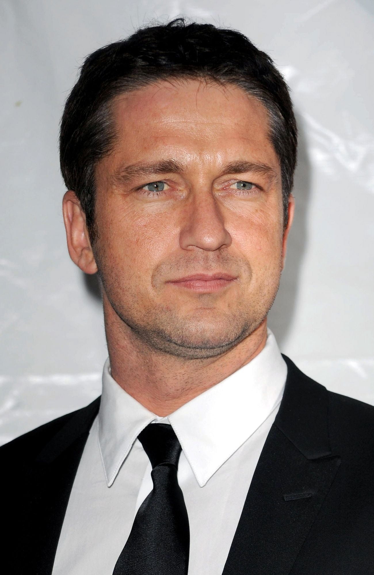 Gerard Butler At Arrivals For The Whitney Museum Of American Art Gala And Studio Party Canvas Art - (16 x 20)