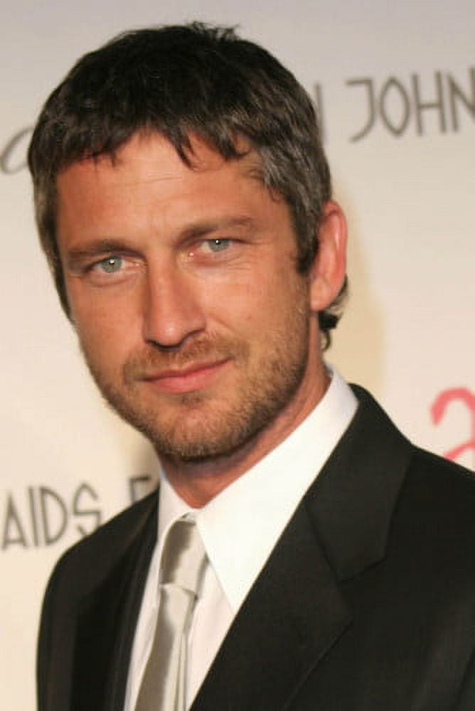 Gerard Butler Color In Suit 24X36 Poster - Walmart.com