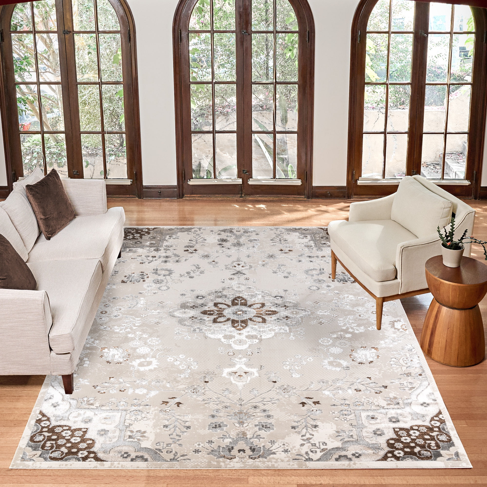 Ivory and Gray Synthetic Vintage Oriental Area Rug, 5x8