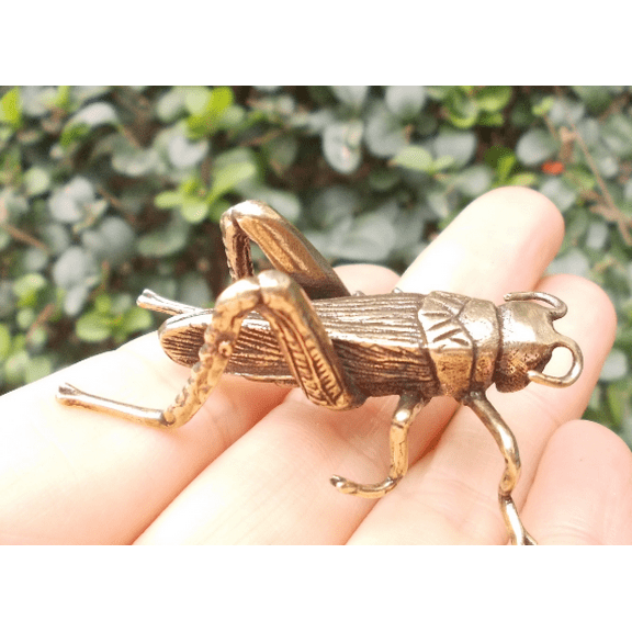 Get 2 pieces Vtgbrasslover Vtg Vintage style brass cricket Statues small Ornament cricket  statues figure  mini toys gift
