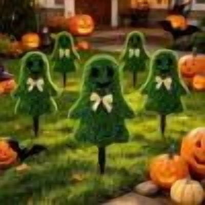 Ghost Shaped Artificial Topiary Tree, Ground Spike Easy Insert Outdoor Yard Ornament, Weather Resistant Portable Storable Spooky Accent for Patio Garden Halloween Front Lawn Display