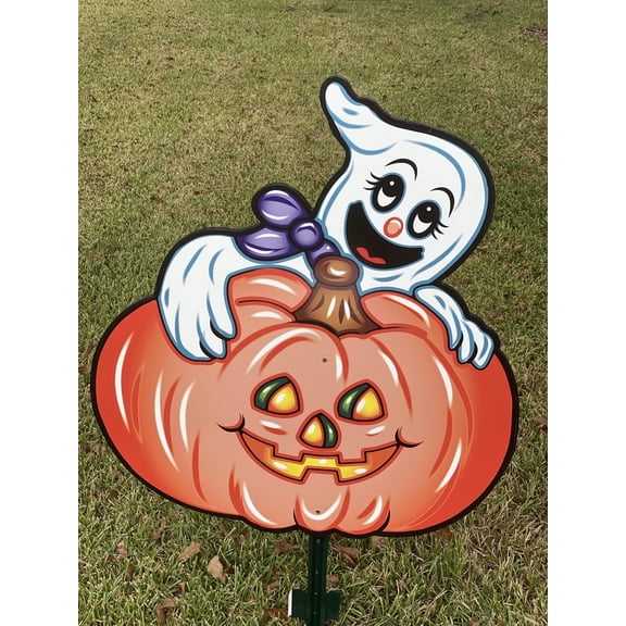 Ghost behind Pumpkin