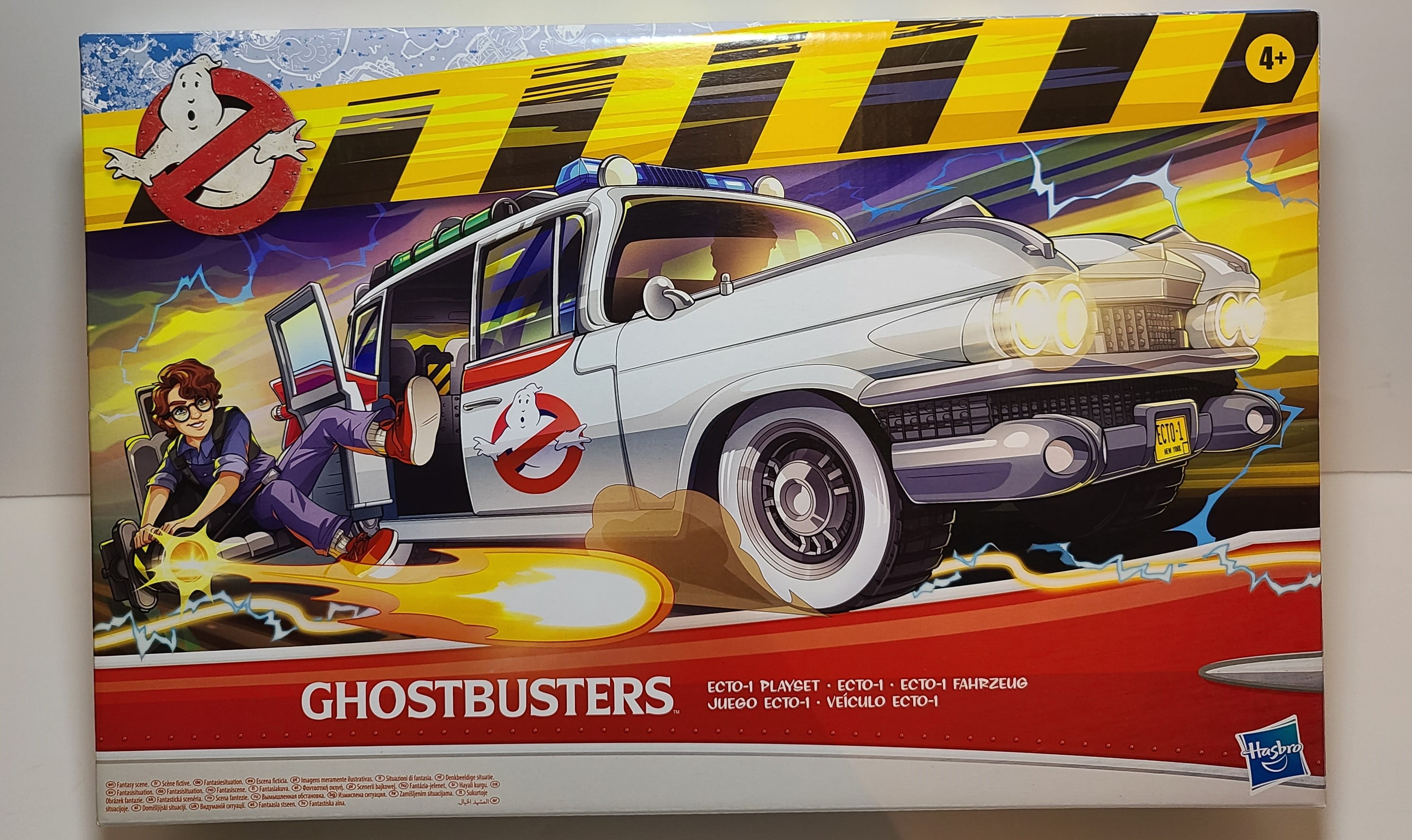 Hasbro　ゴーストバスターズ　ECTO-1 Amazon.com: Ghostbusters 2021 Movie Ecto-1 Playset with