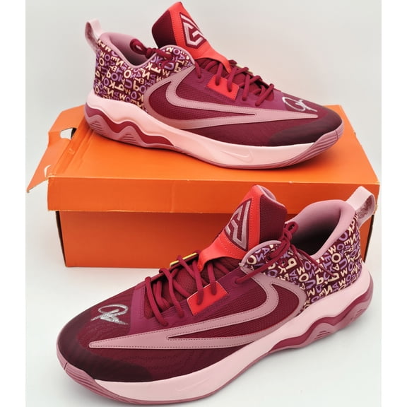 Giannis Antetokounmpo Autographed 2023 Player Exclusive (PE) Promo NBL RD/IC PCH-DSRT BRRY-MD SFT Nike Immortality 3 Shoes Milwaukee Bucks Size 17 Beckett BAS Witness 252717