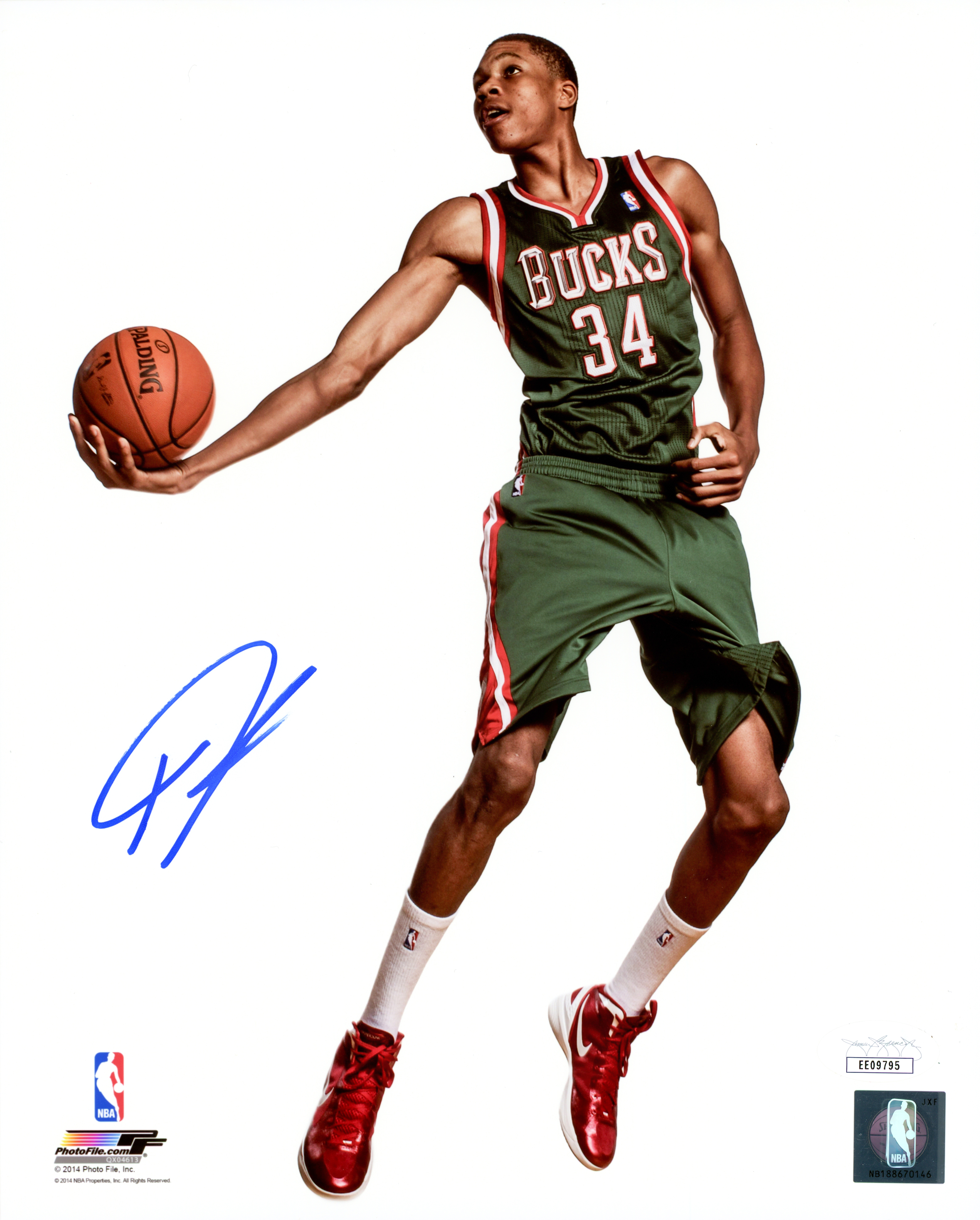 milwaukee bucks green uniform