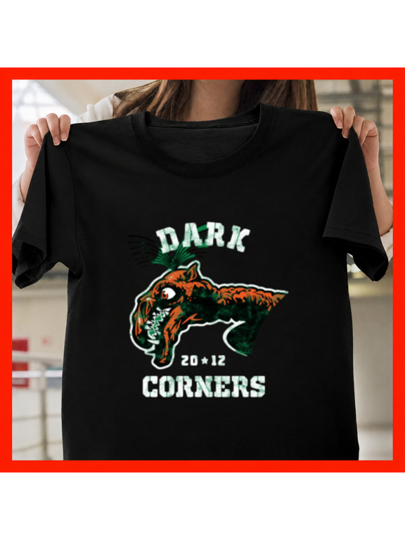 Giant Claw Dark Corners Retro Sci Fi Giant Flying Monster Unisex T-Shirt, up to size 5XL