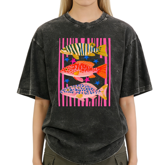 Giffimy Women's Black Colorful Tropical Fish Vintage Washed T-Shirt Short Sleeve S-2XL Relaxed Fit Top