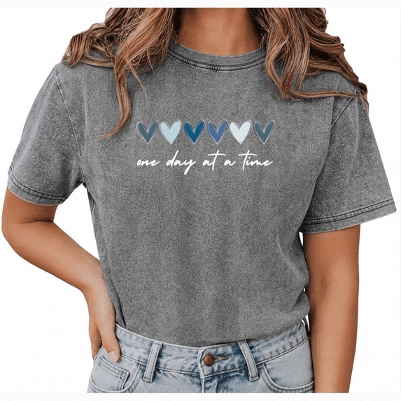 Giffimy Women's Gray One Day At A Time Tee Vintage Washed T-Shirt Short Sleeve Relaxed Fit Top