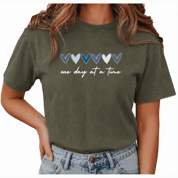 Giffimy Women's Green One Day At A Time Tee Vintage Washed T-Shirt Short Sleeve Relaxed Fit Top