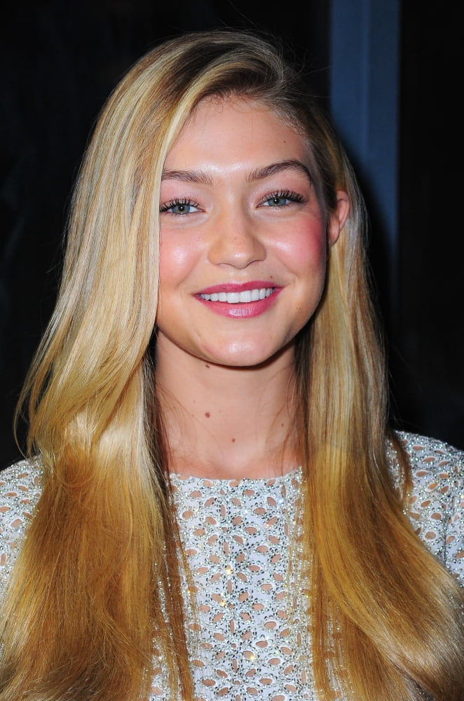 Gigi Hadid At Arrivals For GodS Love We Deliver Golden Heart Awards Dinner 2014 Canvas Art - (16 x 20)