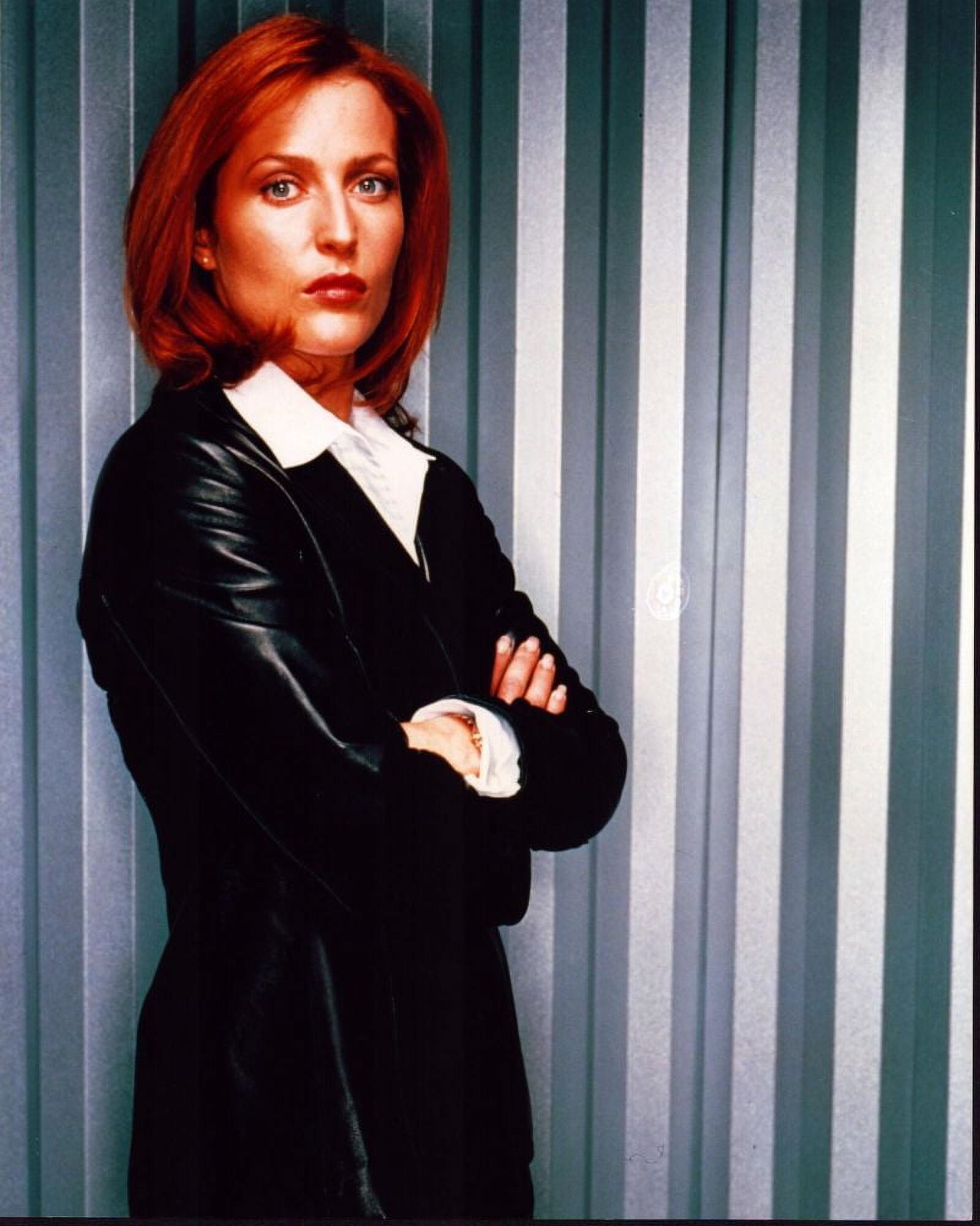 Gillian Anderson Arms Crossed In Leather Jacket Photo Print (8 x 10 ...