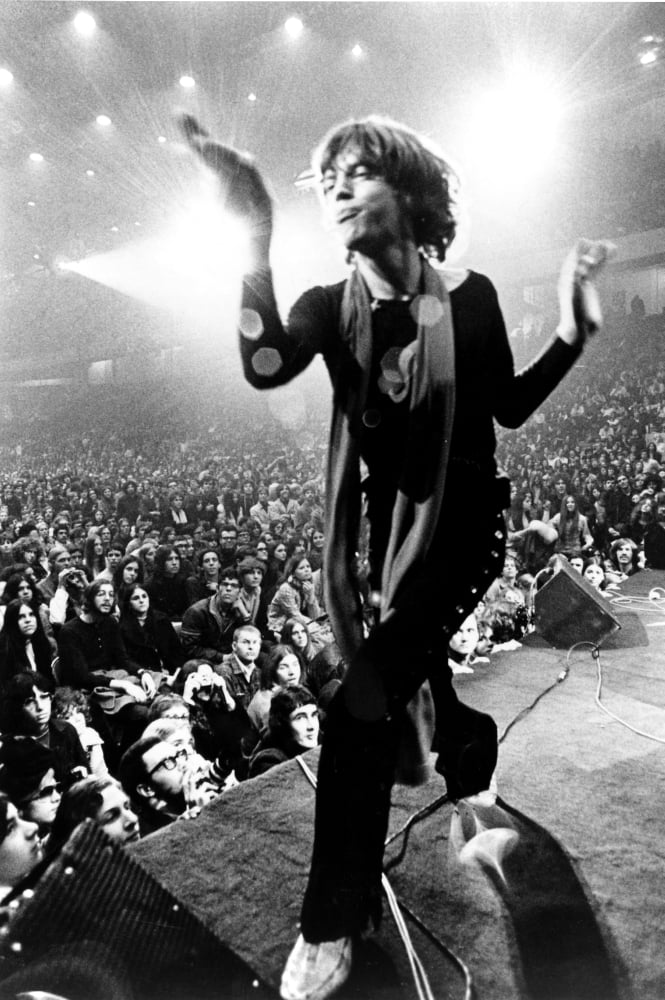 Gimme Shelter Canvas Art - (16 x 20)