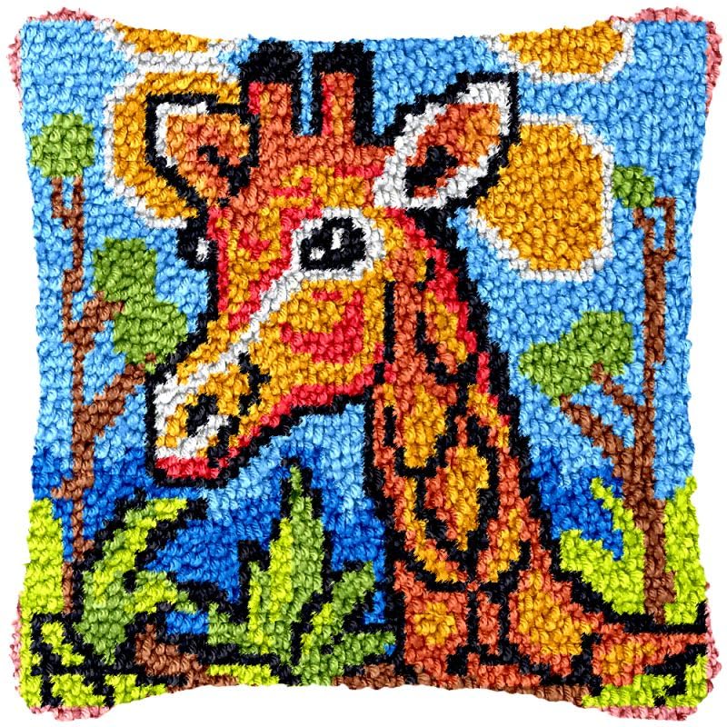 Giraffe Latch Hook Pillow Cover Kits for DIY Handmade Throw Pillow Cross Stitch Latch Hook Pillowcase Rug Kits with Preprinted Color Pattern Canvas Crochet Yarn Kits 17''X 17''(ch237)