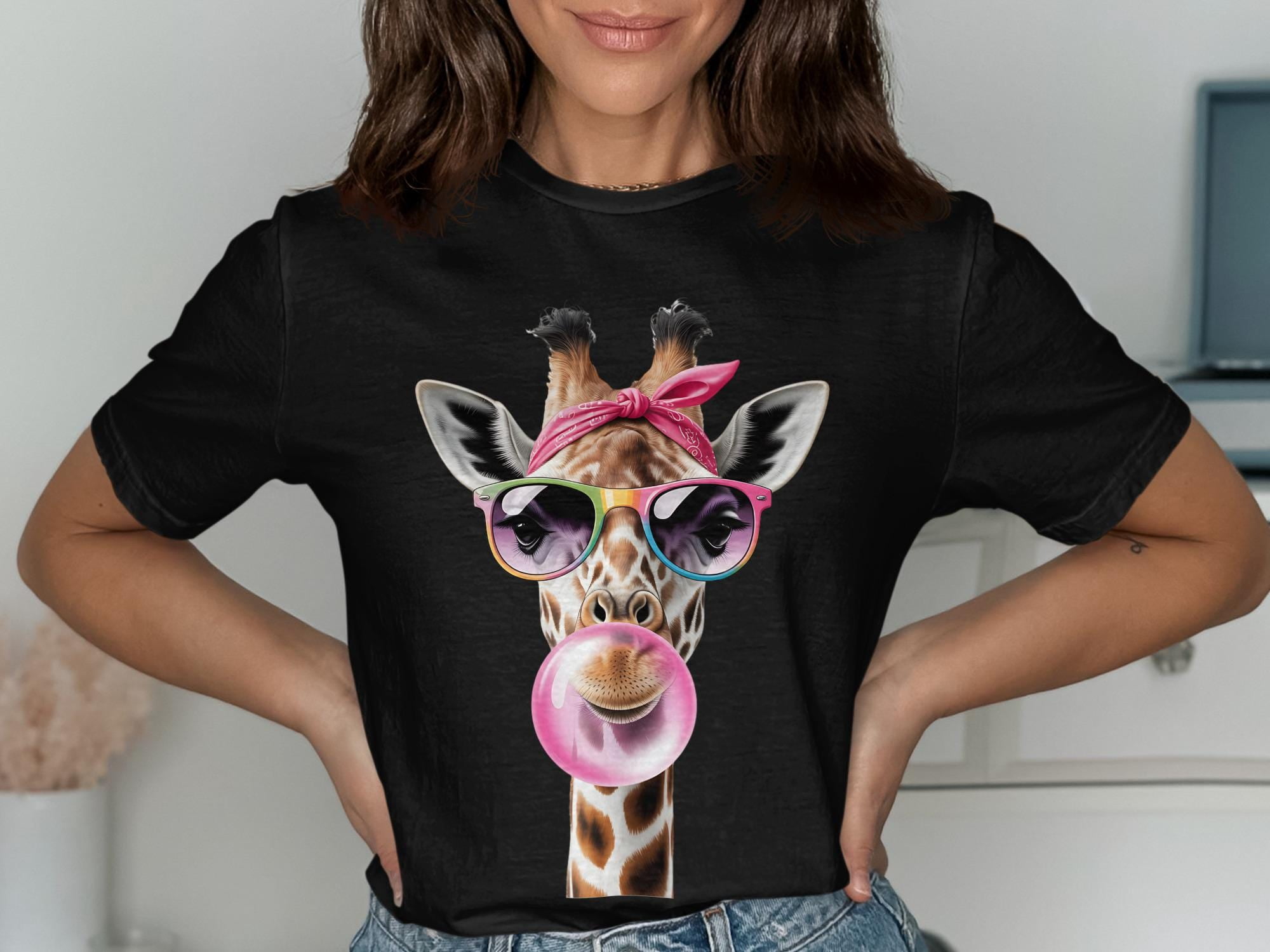 Giraffe T-Shirt: Bandana, Sunglasses & Bubble Gum - Animal Lover Tee ...