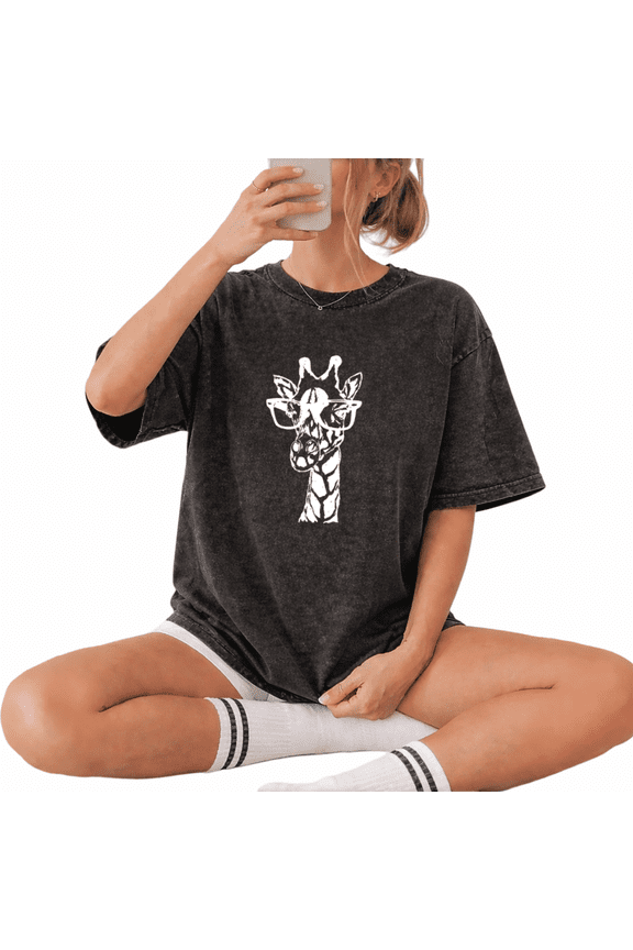 Giraffe With Sunglasses Funny Animal Wash Print Tshirt S-2XL Washed Black Graphic Tees Casual Shirts for Animal Lover Tops