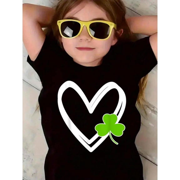 Girls Heart St Patricks Day Shamrock Irish Woman Kids T-Shirt Graphic T-shirts for boys and girls