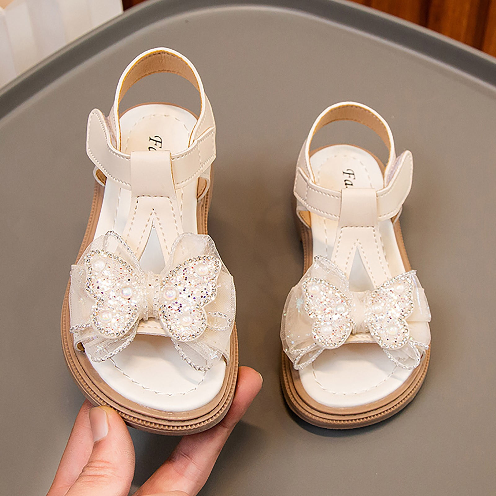 Girls White Open Toe Strap Leather Sandals 11-4 Kids main image 1