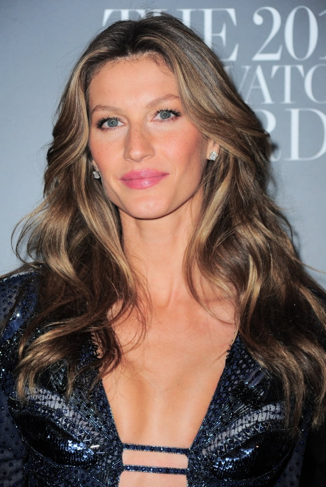 Gisele B¬èndchen At Arrivals For Wsj Magazine Hosts The 2013 Innovator Awards Canvas Art - (16 x 20)
