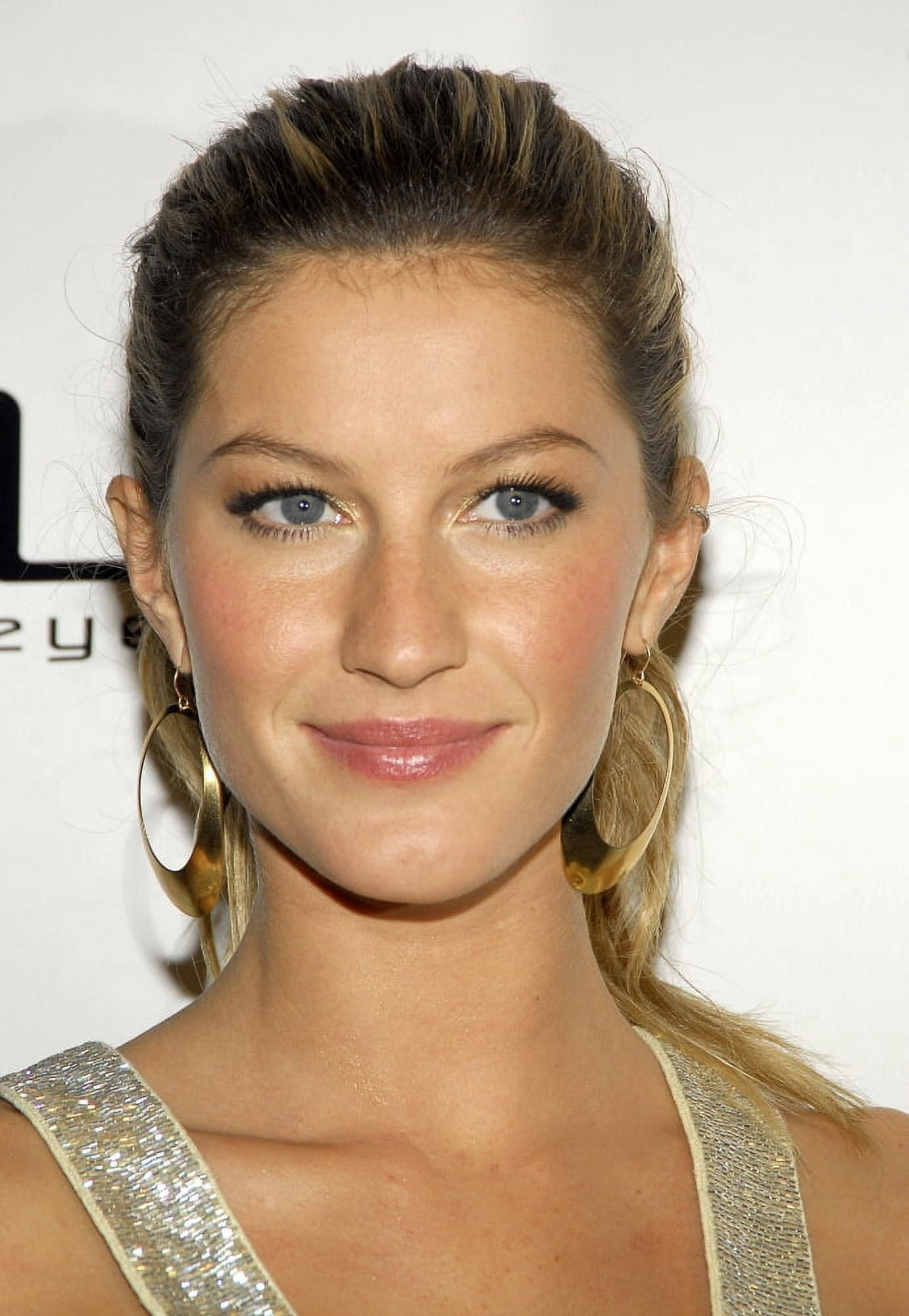 Gisele Bundchen At Arrivals For Vogue SpringSummer 2006 Ad Campaign Preview Party Canvas Art - (16 x 20)