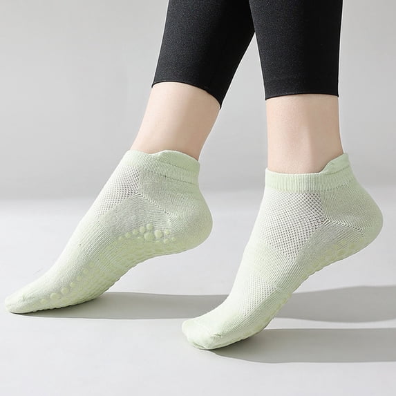 Giunmcul Womens Wool Knit Pilates Grip Socks Warm Winter Crew Socks Soft Breathable Moisture Wicking Odor Resistant Non Slip for Yoga Barre Home Fitness One Size US 5-9 1 Pair