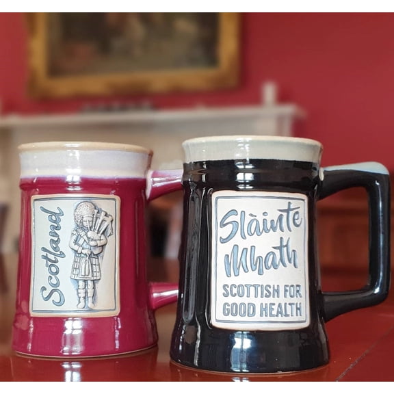 Glen Appin Stoneware Beer Mugs Set of 2 - Slainte Mhath and Piper Symbols of Scotland Design, Red and Black