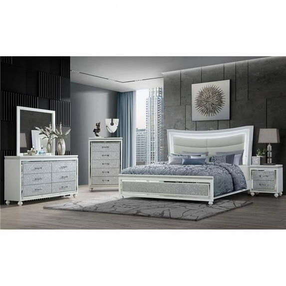 Global Furniture USA Collete White Queen Bedroom Set with Glass Mirrored Accents