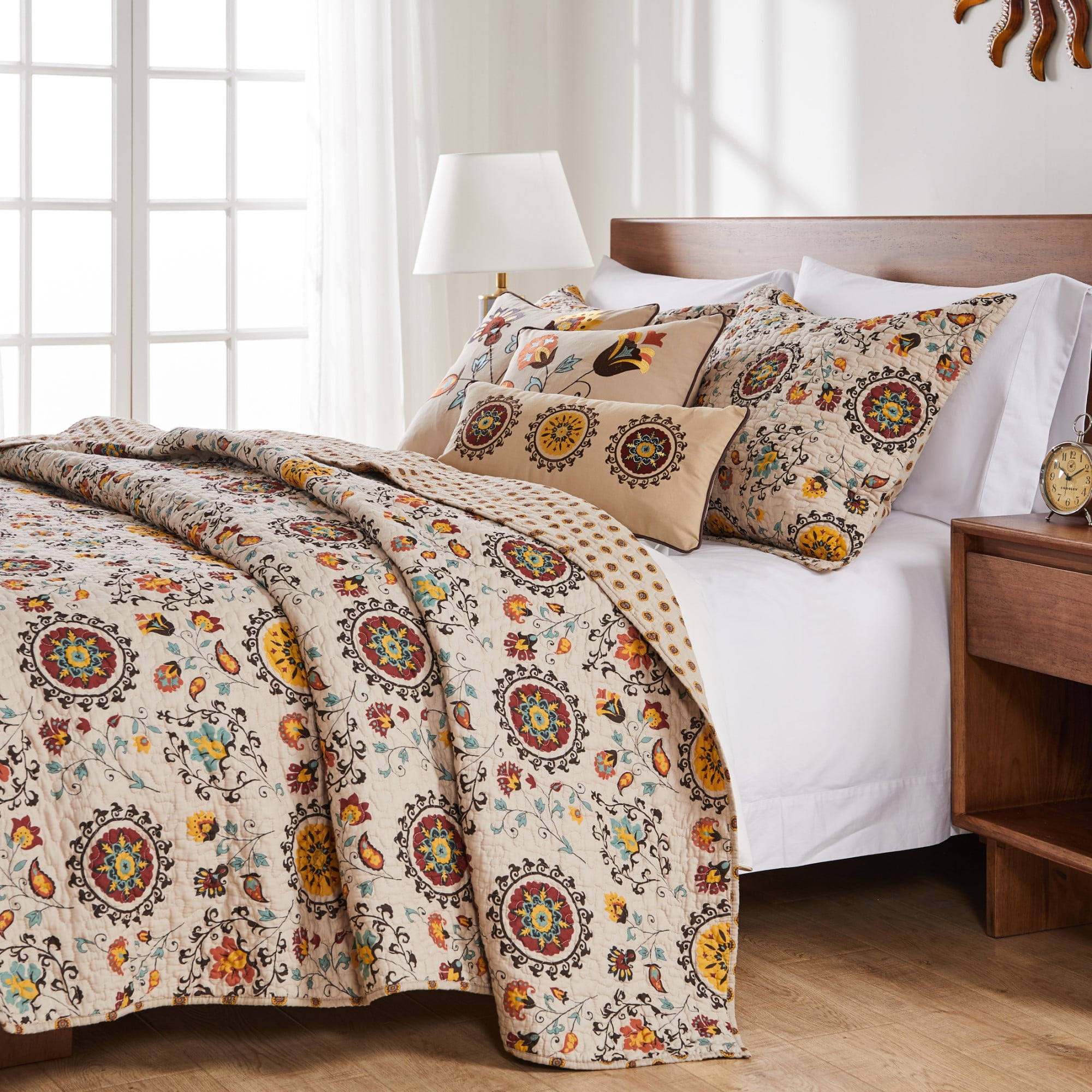 Full Red Cotton Reversible Quilt Set with Decorative Pillows