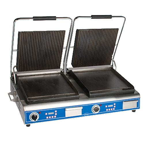 Globe GPGSDUE14D Double Countertop Sandwich / Panini Grill with Grooved Top and Smooth Bottom Plates